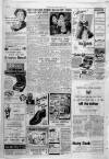 Hull Daily Mail Thursday 11 December 1952 Page 8