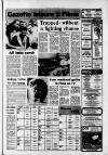 THE GAZETTE Friday September 30 1977 Page 17 IMTMMM l in m 20 8 10 Wm 35 2 25 iowh