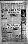 Manchester Evening News Saturday 02 January 1982 Page 9