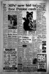Manchester Evening News Saturday 02 January 1982 Page 15